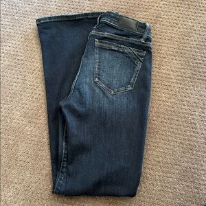 Buckle Black women’s Fit No. 53 bootcut stretch jeans.
Excellent condition